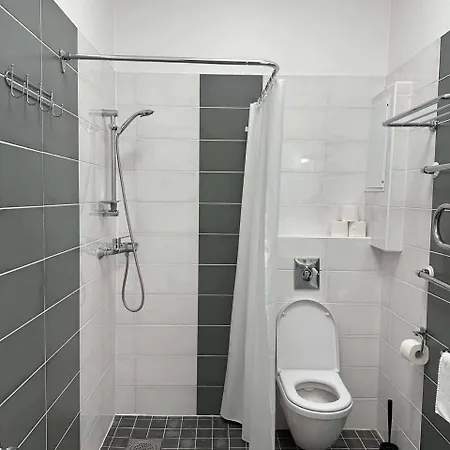 Center Near Old Town شقة