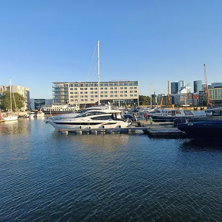 Harbour Cabins Near Old Town