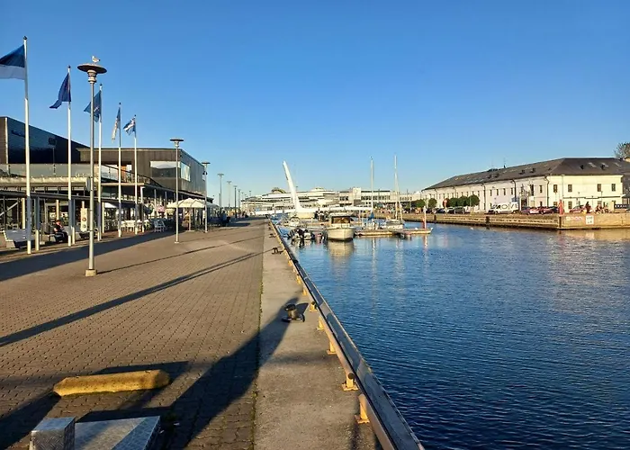Harbour Cabins Near Old Town *